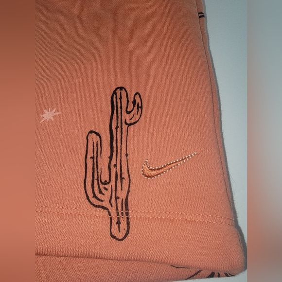 NIKE Wild Oasis Print Fleece Shorts - Picture 7 of 7